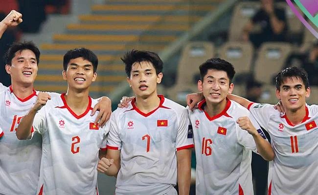 Sân vận động bóng đá với trái bóng